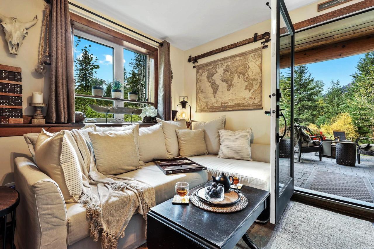 A Suite Retreat - Beyond Bed & Breakfast Sun Peaks Exterior foto